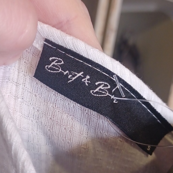 Crewneck Short-Sleeve Tee in White - Picture 3 of 4